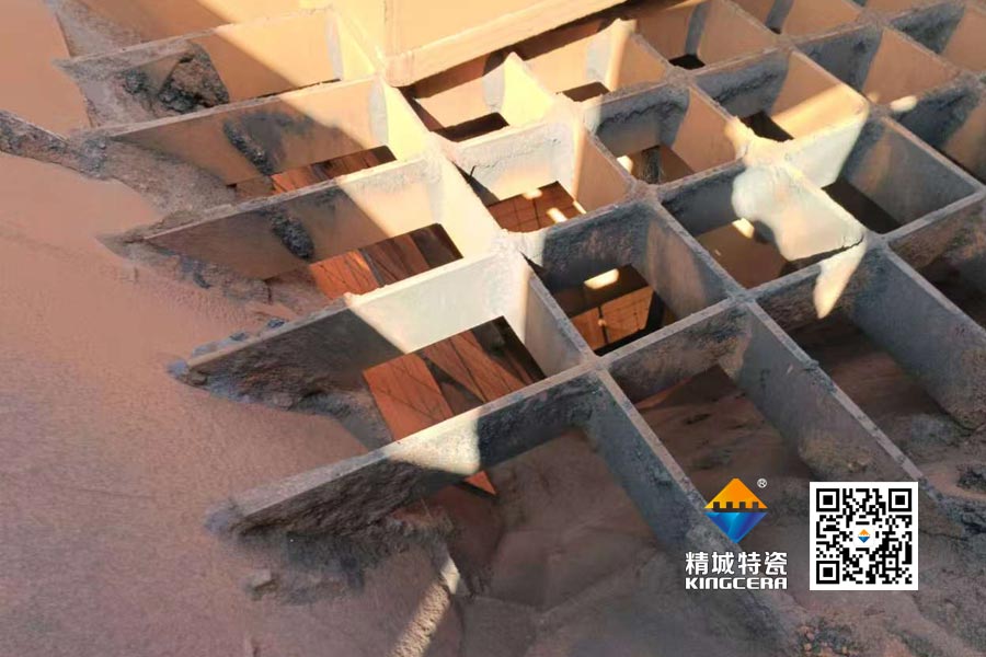 港口料倉料斗采用三合一陶瓷襯板